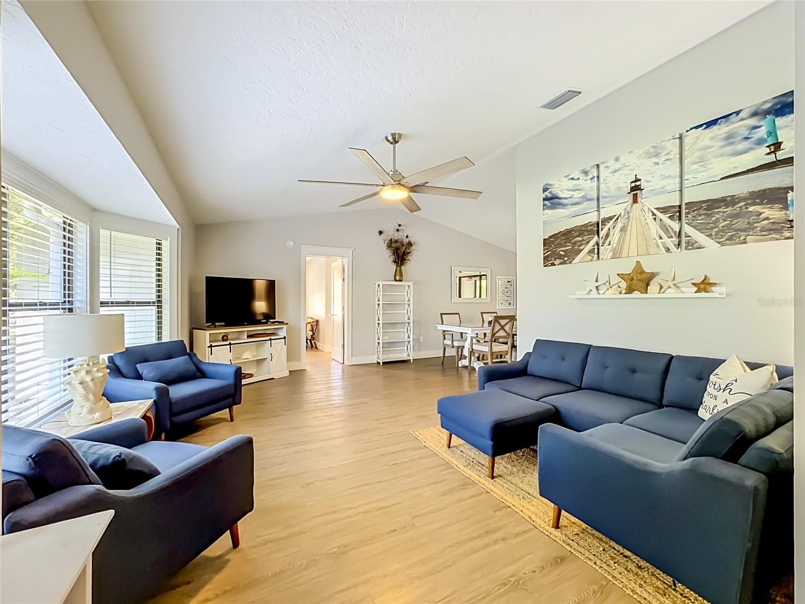 Single Family Residence at 1115 MILL RUN E, BRADENTON, photo 10 of 61