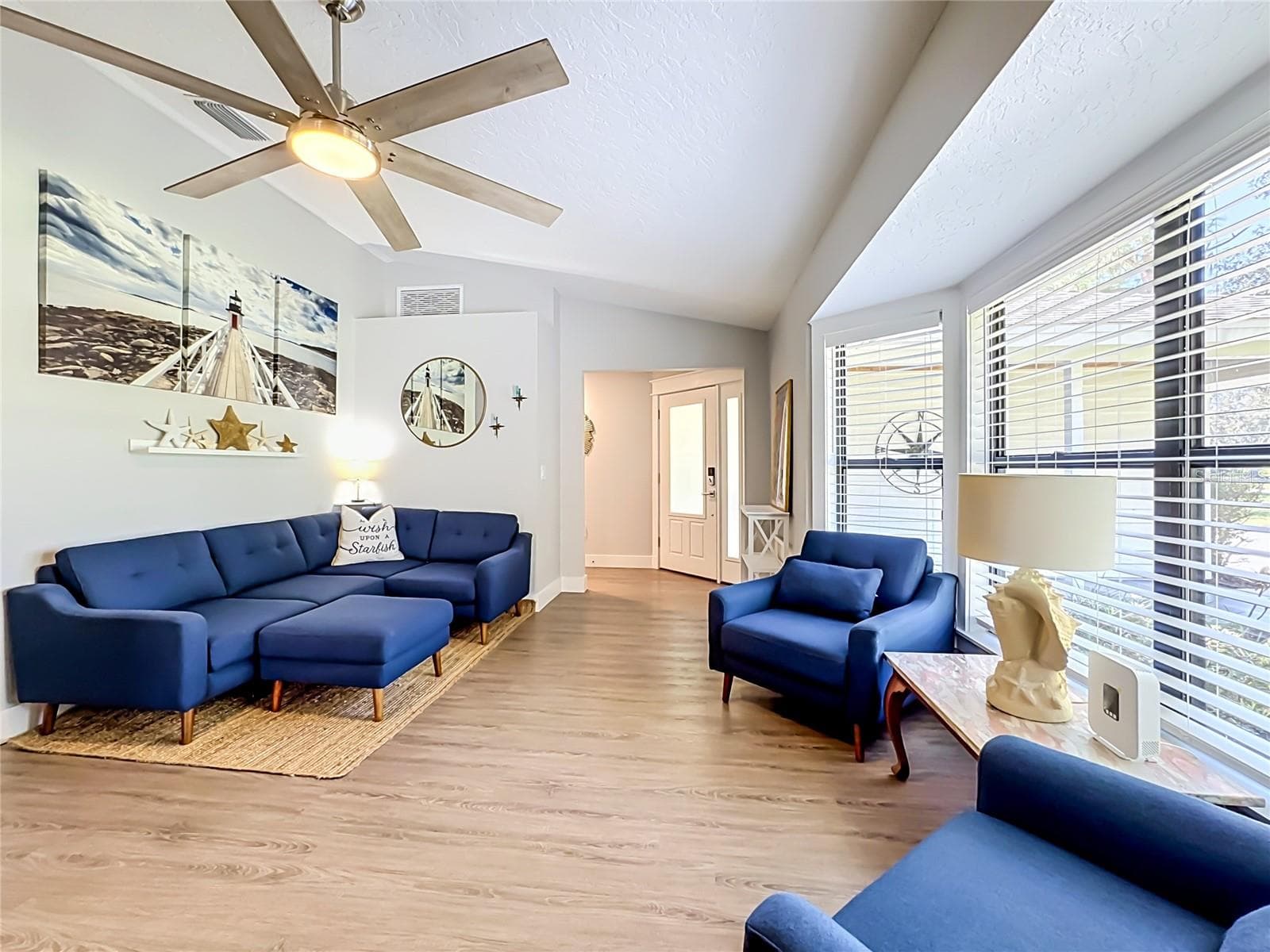 Single Family Residence at 1115 MILL RUN E, BRADENTON, photo 12 of 61