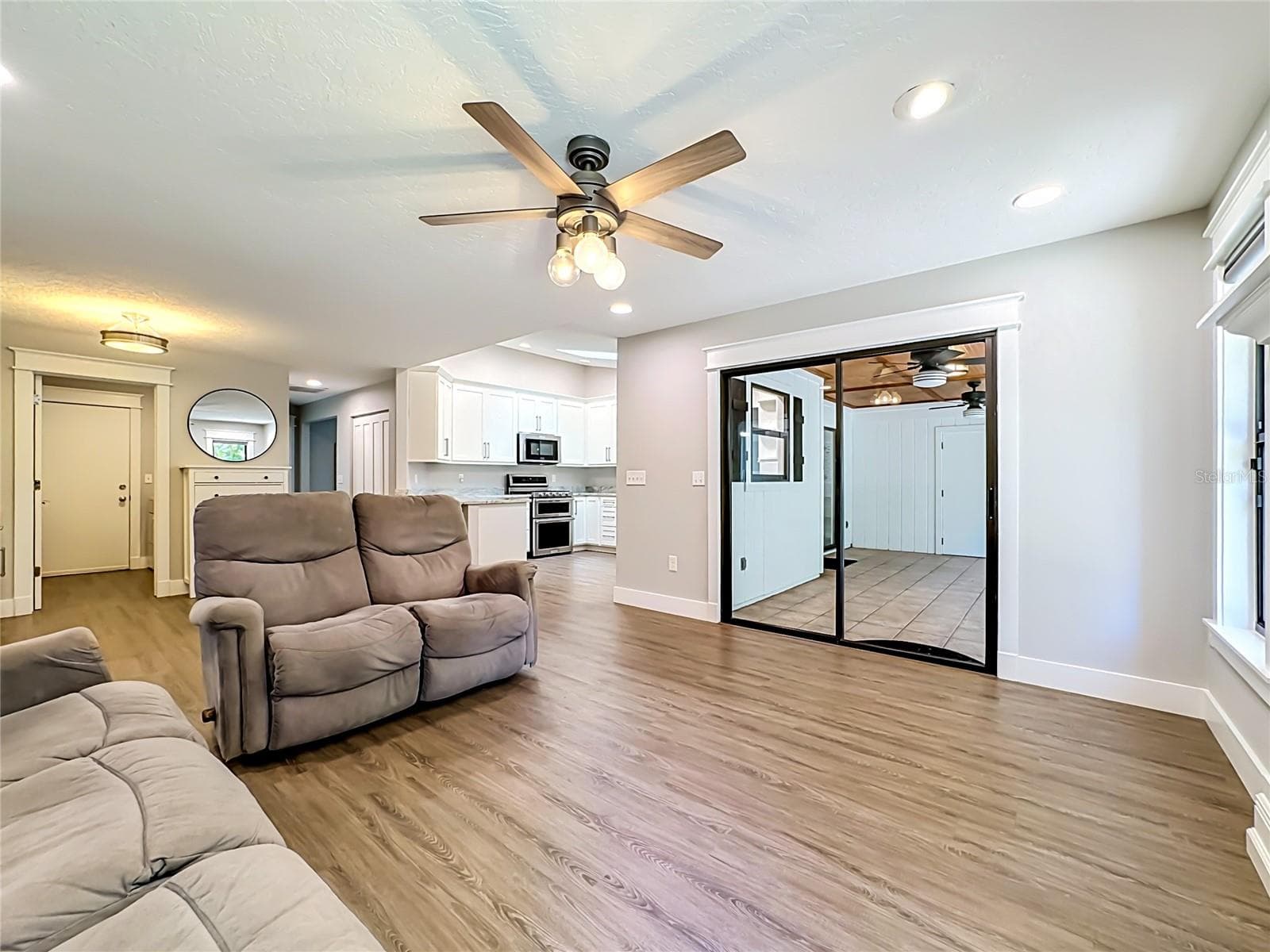 Single Family Residence at 1115 MILL RUN E, BRADENTON, photo 24 of 61
