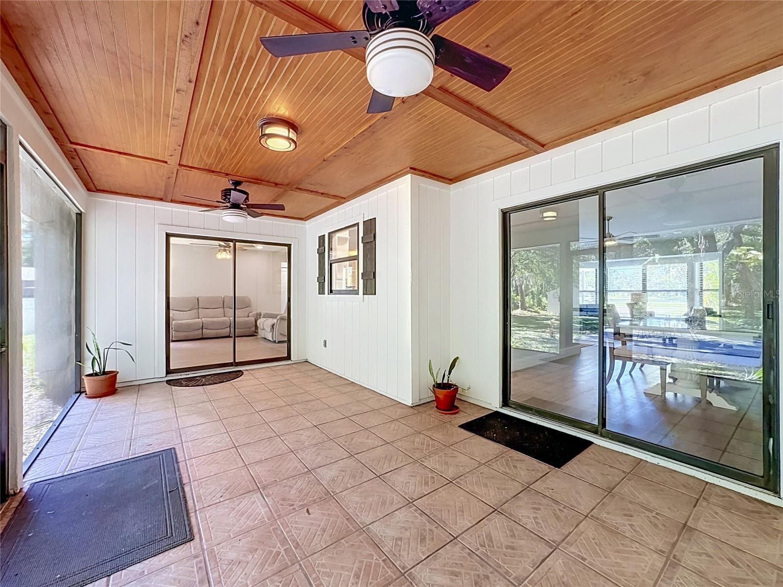 Single Family Residence at 1115 MILL RUN E, BRADENTON, photo 44 of 61