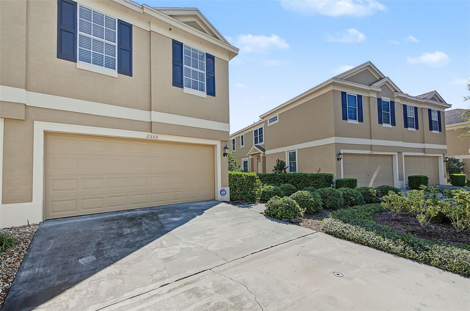 Front Driveway - 2555 NEWBERN DR, CLEARWATER