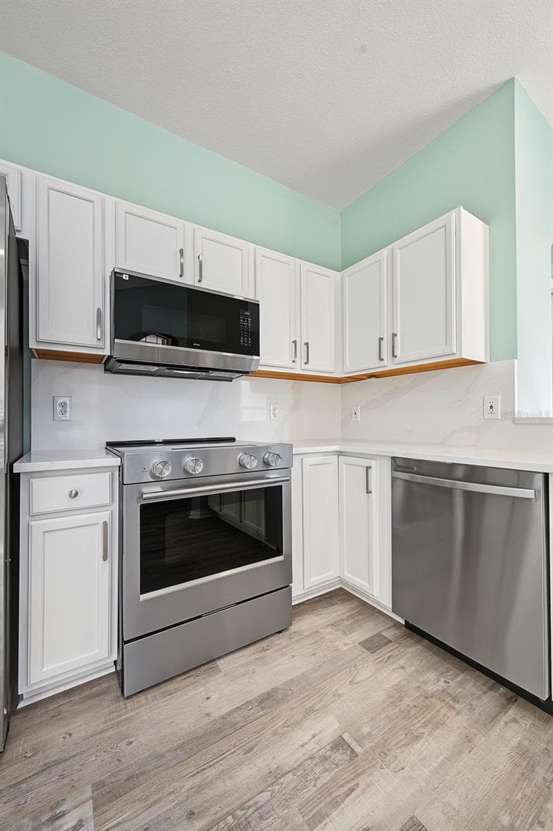 Kitchen - 2555 NEWBERN DR, CLEARWATER