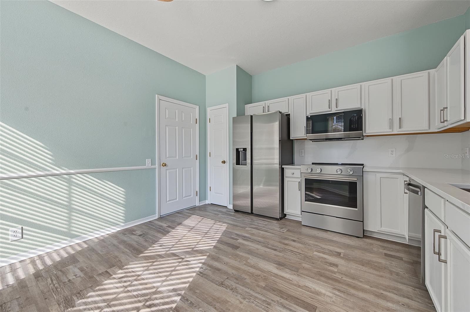 Eat in Space In Kitchen - 2555 NEWBERN DR, CLEARWATER