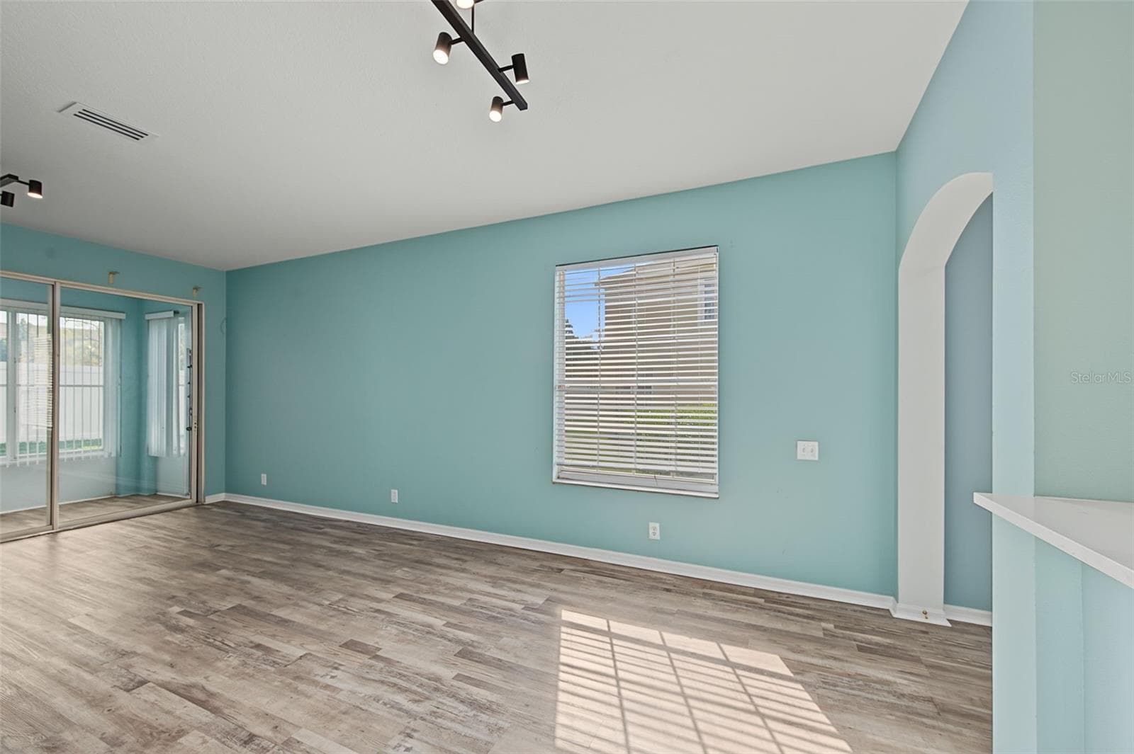 Living Room - 2555 NEWBERN DR, CLEARWATER