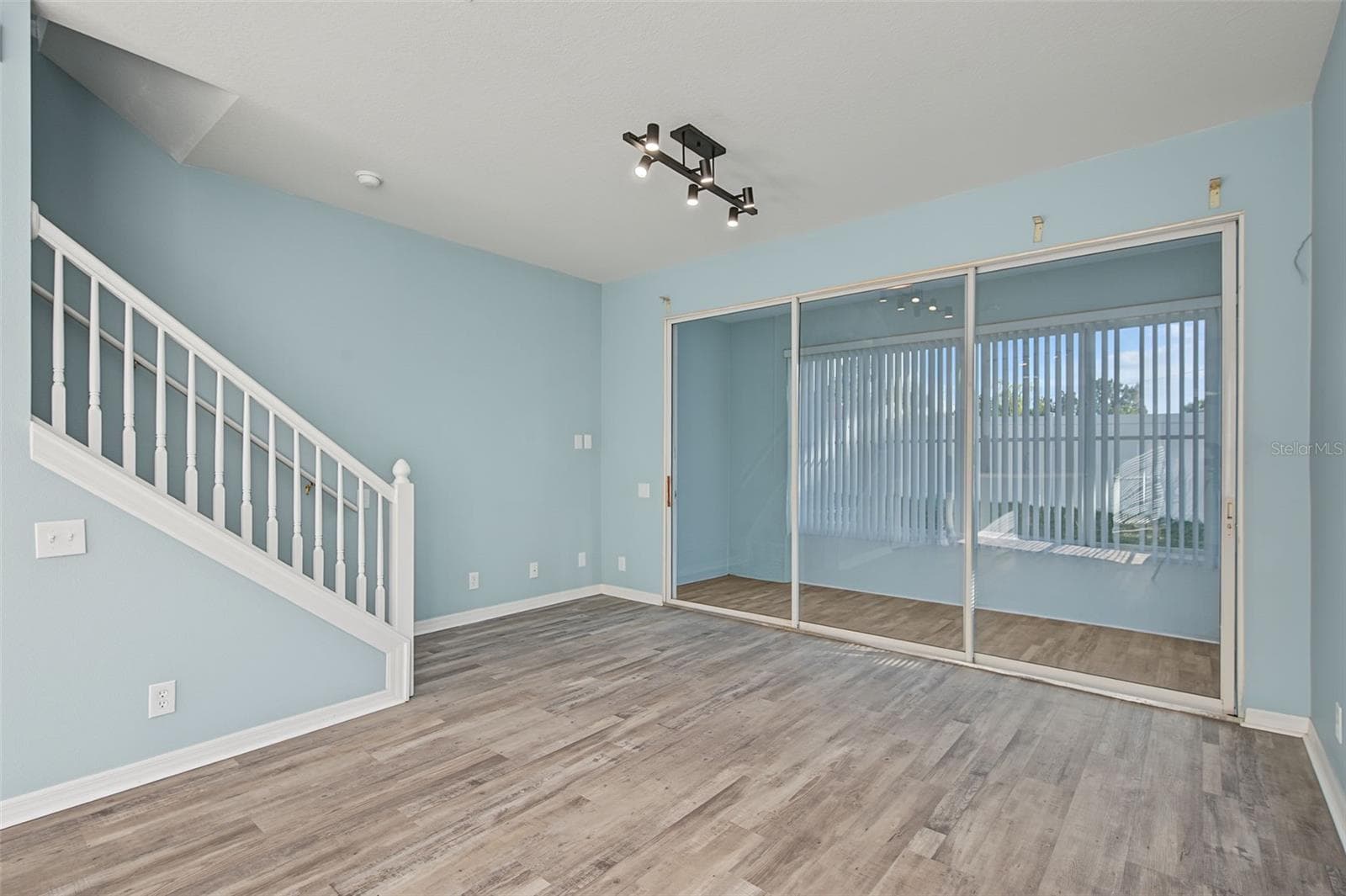 Living Room - 2555 NEWBERN DR, CLEARWATER