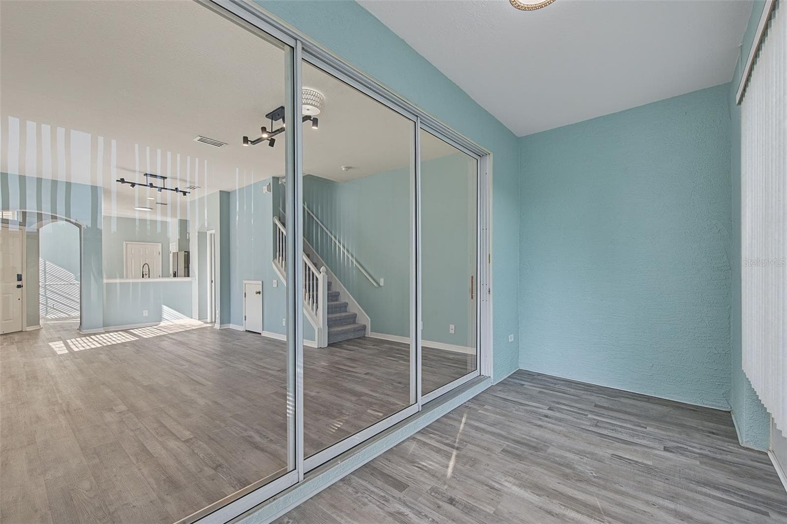 Enclosed FL Room - 2555 NEWBERN DR, CLEARWATER