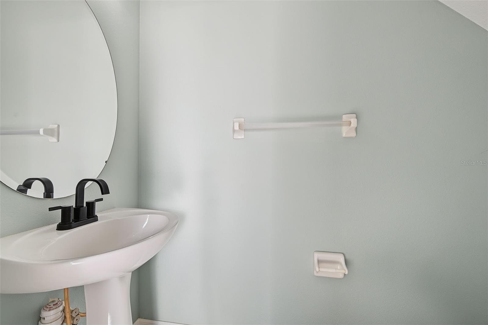 1/2 Bath Downstairs - 2555 NEWBERN DR, CLEARWATER