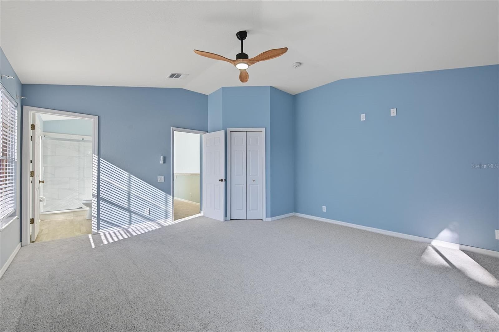 Primary Bedroom - 2555 NEWBERN DR, CLEARWATER