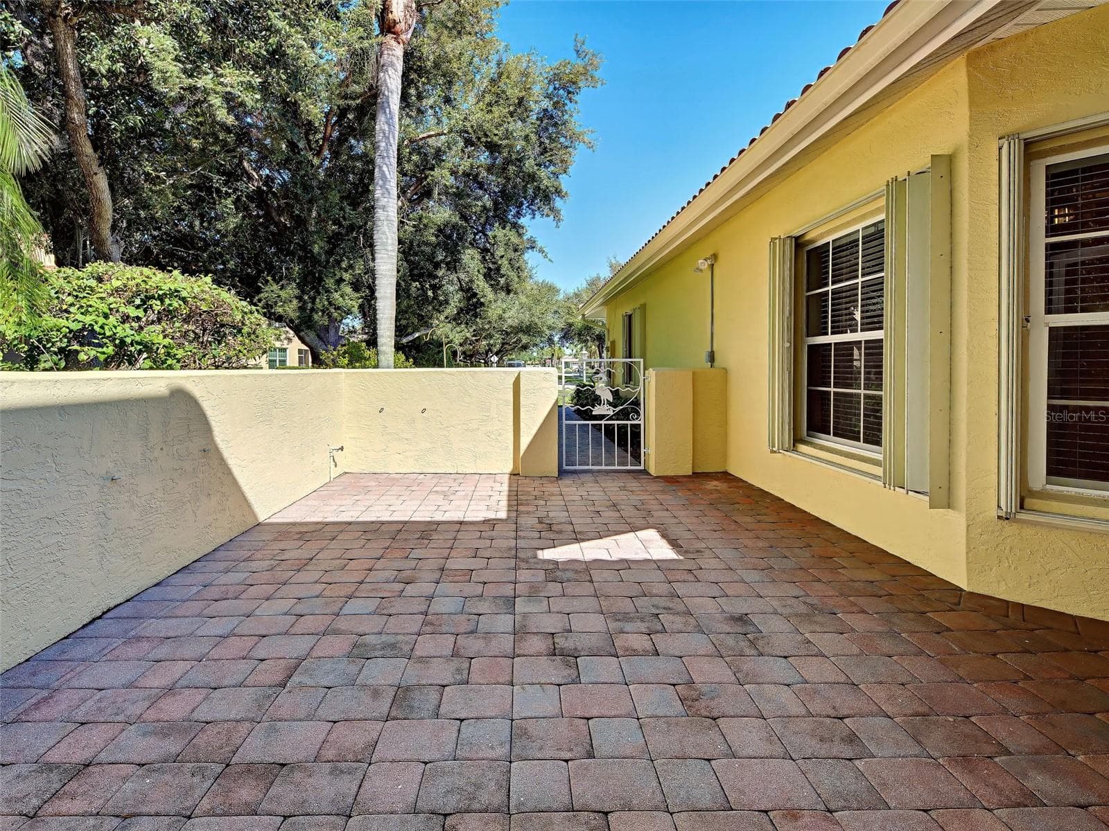 Windows have Accordion Hurricane Shutters - 251 VISTA DEL LAGO WAY, VENICE