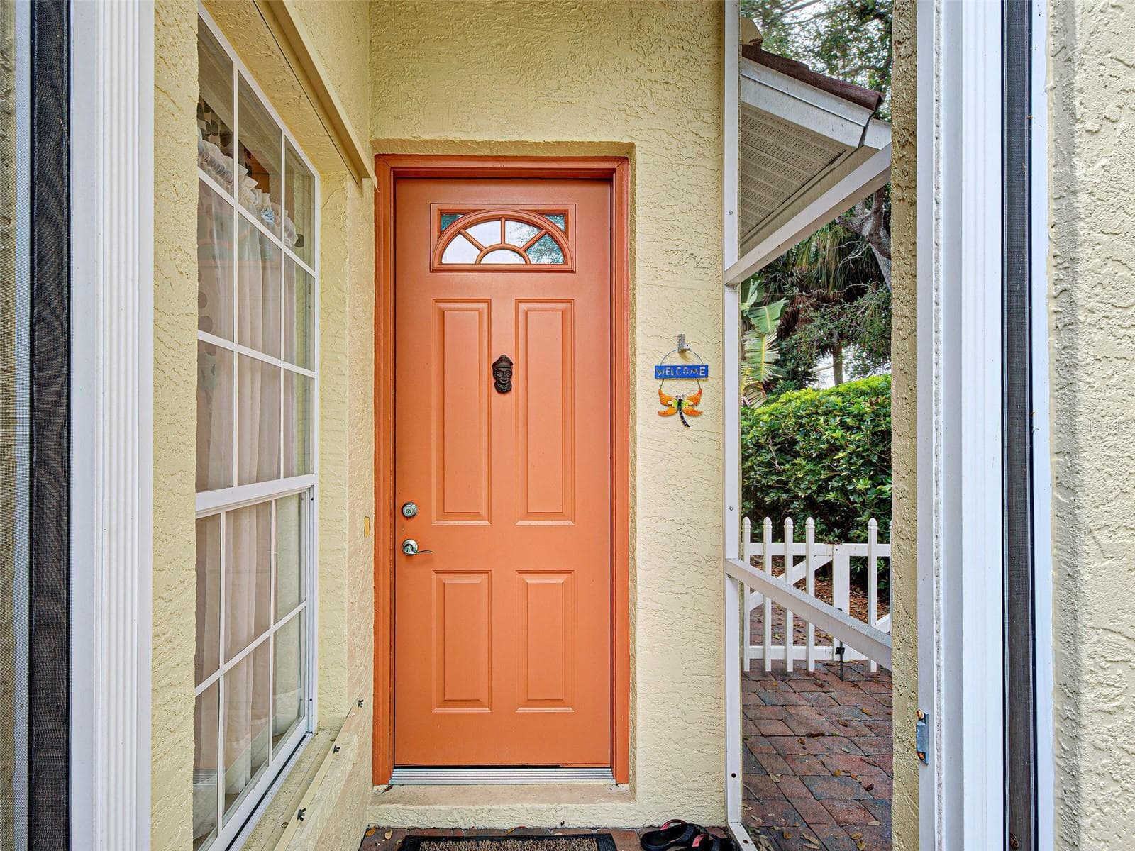 The front entrance. - 251 VISTA DEL LAGO WAY, VENICE