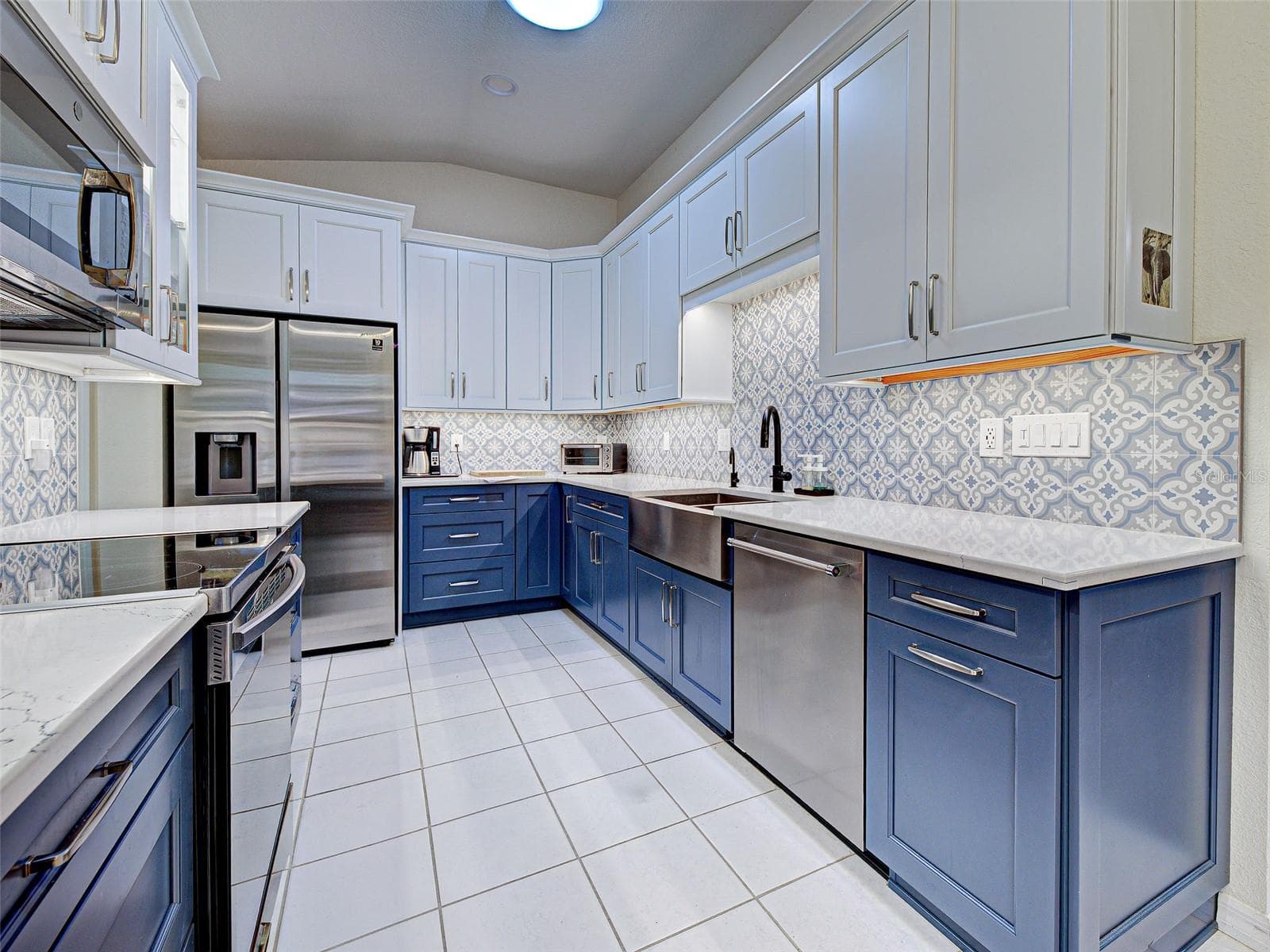 Lots of counter space with quartz countertops - 251 VISTA DEL LAGO WAY, VENICE