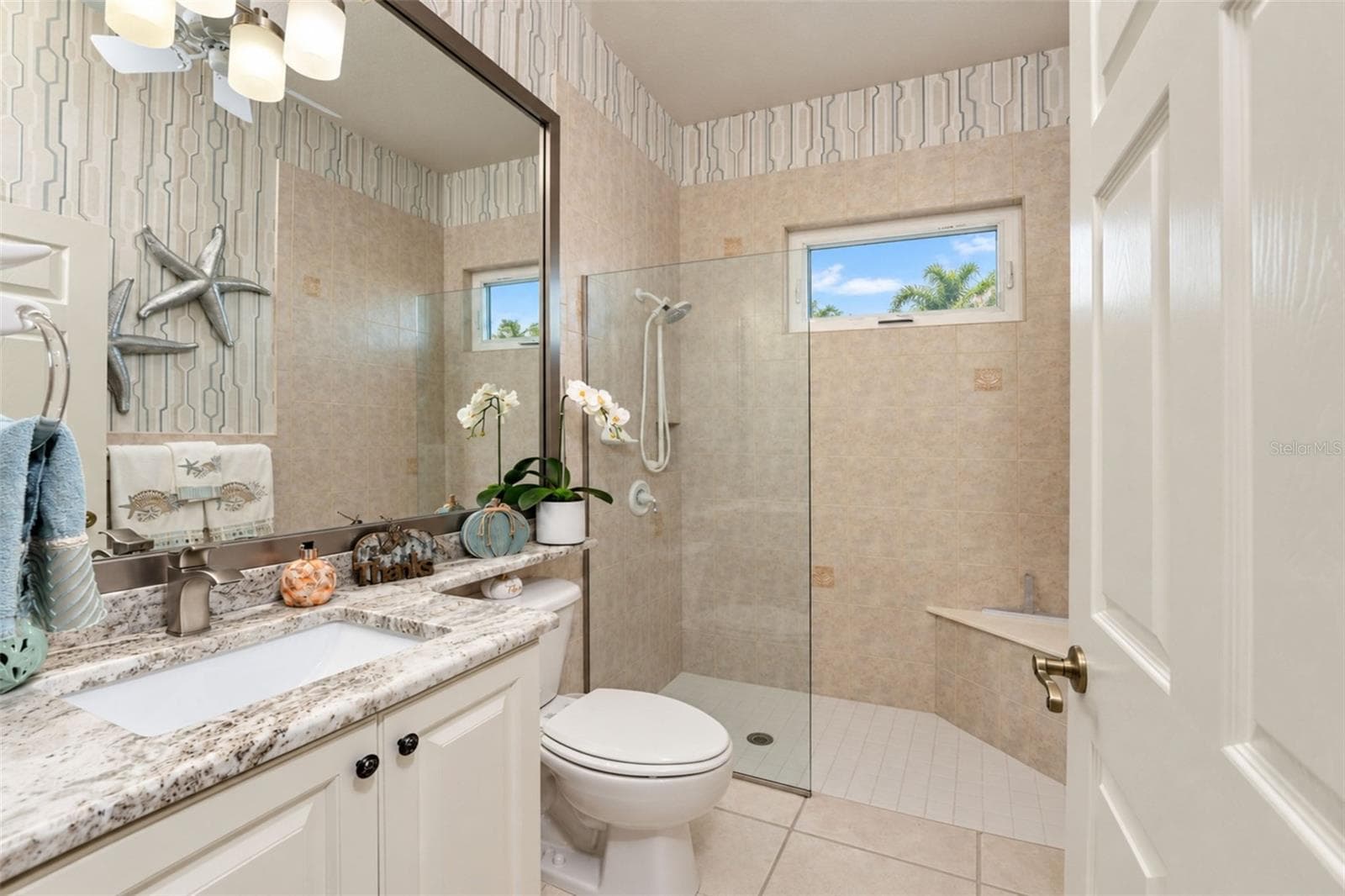 Single Family Residence at 472 MACEDONIA DR, PUNTA GORDA, photo 47 of 88