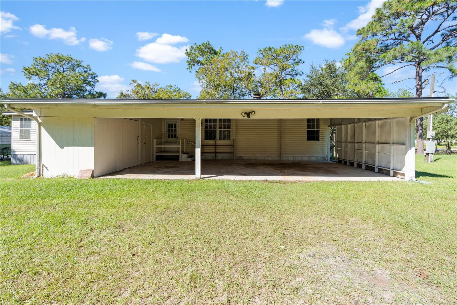 Manufactured Home at 14050 SE 10TH ST, WILLISTON, photo 19 of 41