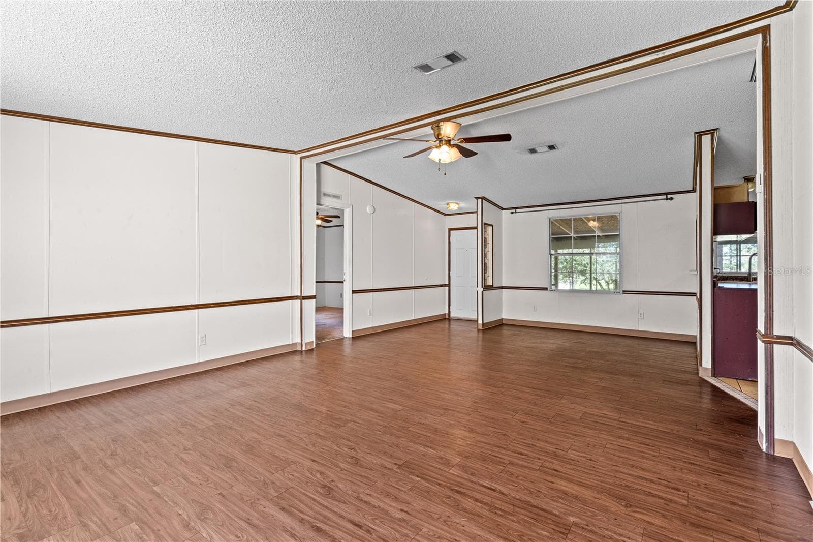 Manufactured Home at 14050 SE 10TH ST, WILLISTON, photo 21 of 41