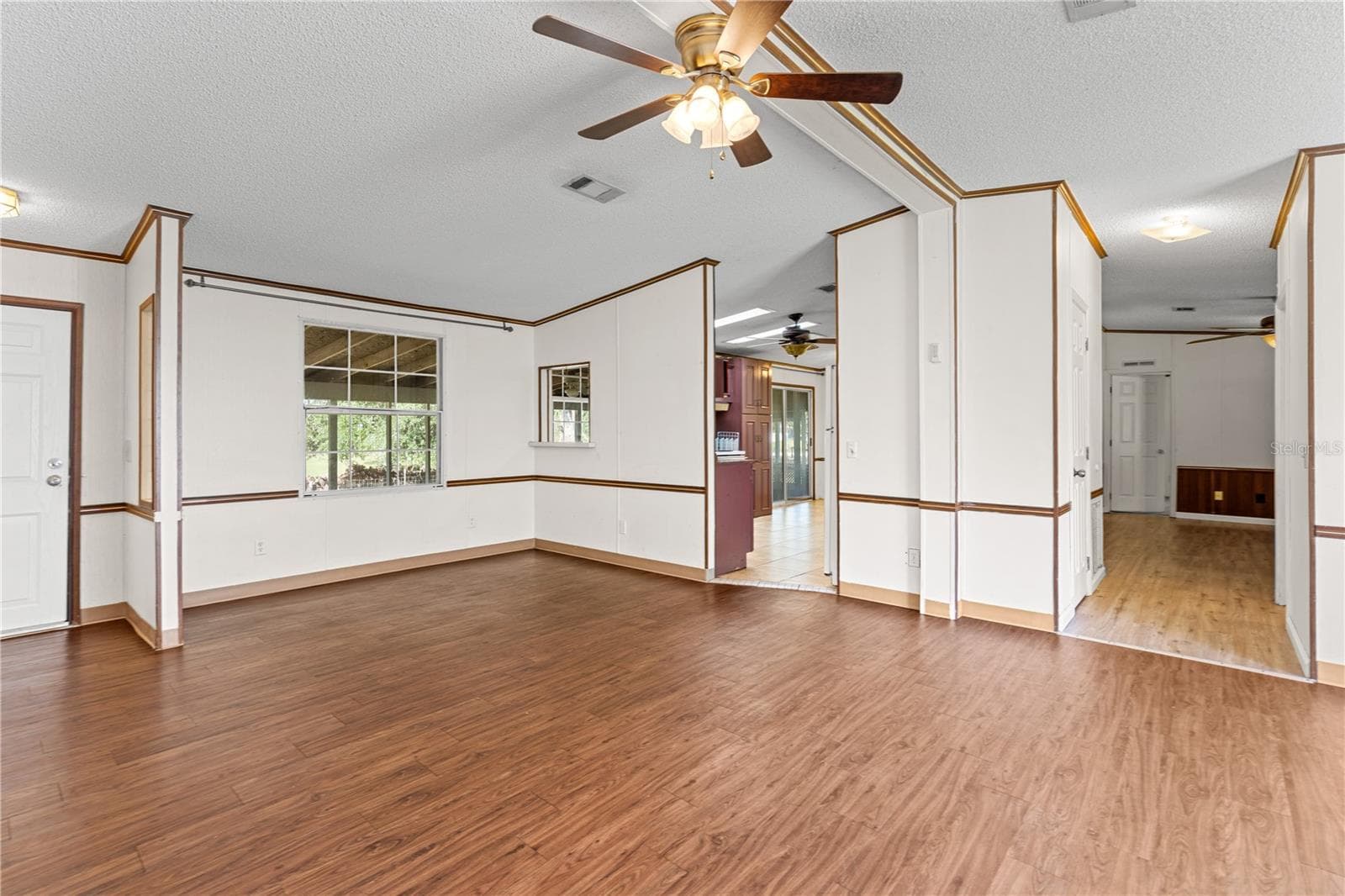 Manufactured Home at 14050 SE 10TH ST, WILLISTON, photo 22 of 41