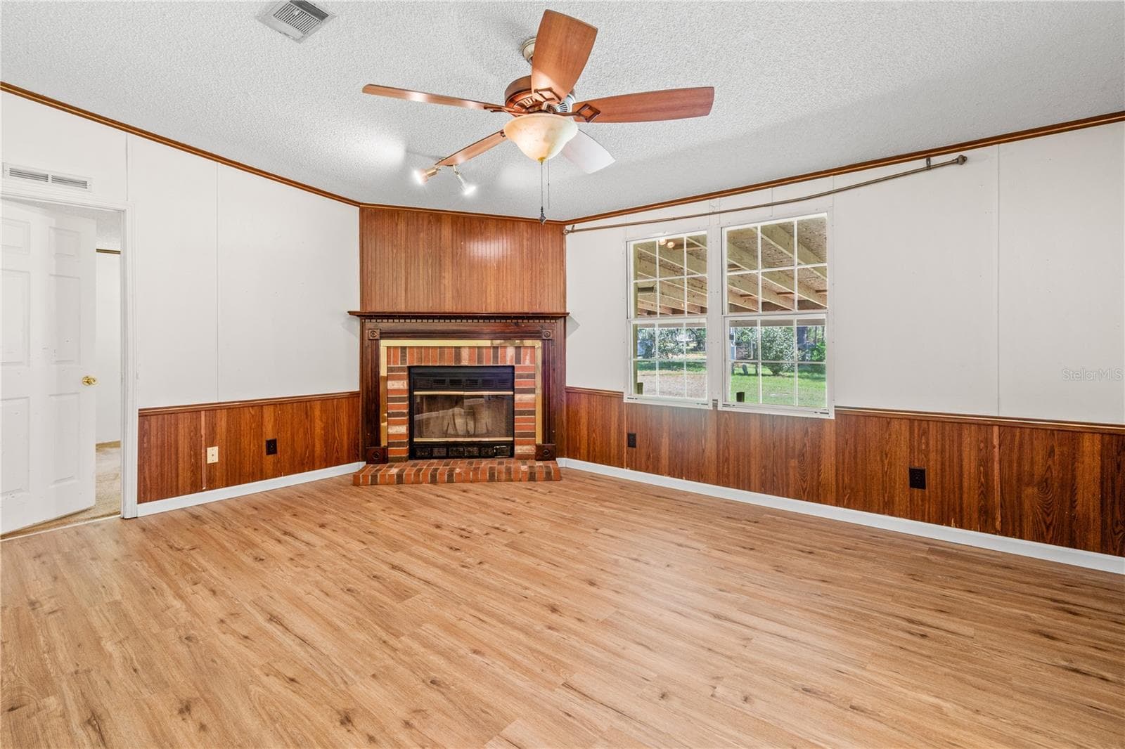 Manufactured Home at 14050 SE 10TH ST, WILLISTON, photo 33 of 41