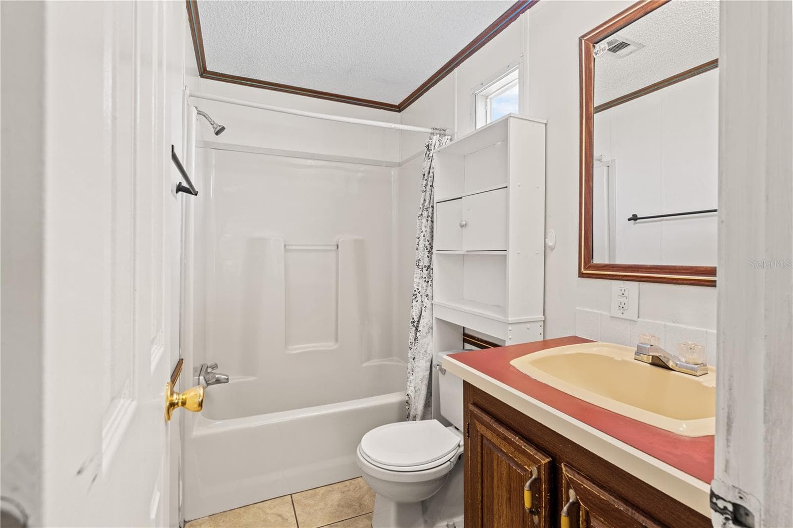 Manufactured Home at 14050 SE 10TH ST, WILLISTON, photo 37 of 41