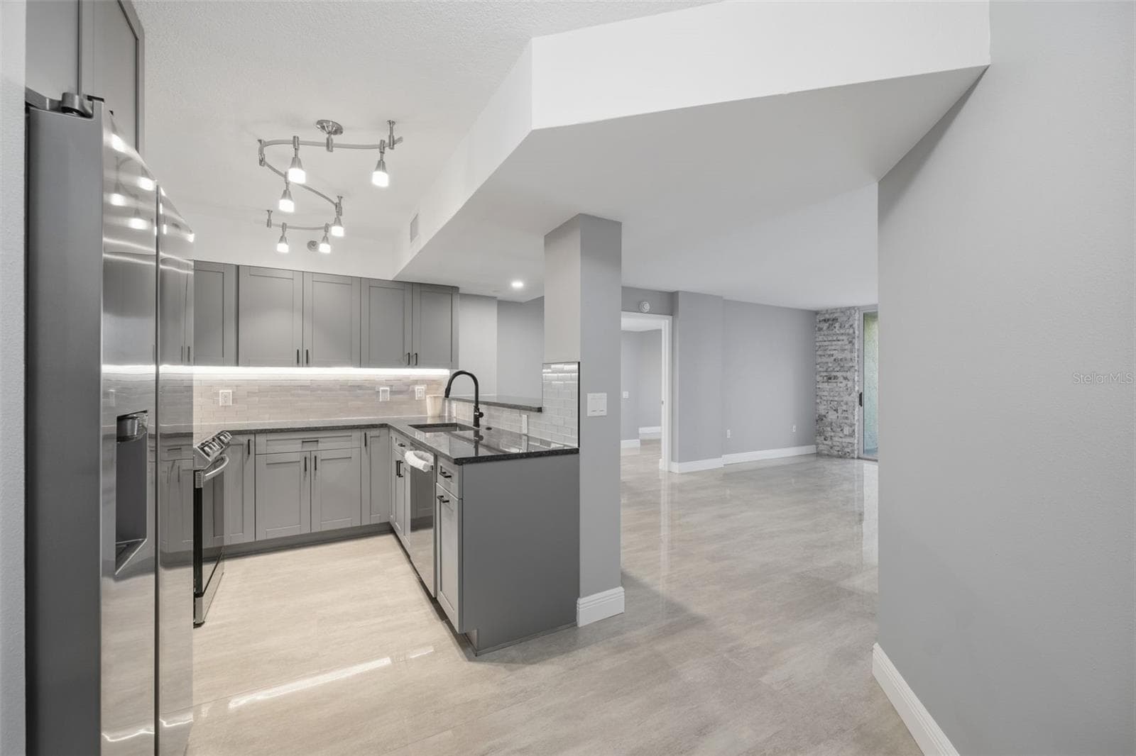 Condominium at 2333 FEATHER SOUND DR #A401, CLEARWATER, photo 3 of 70