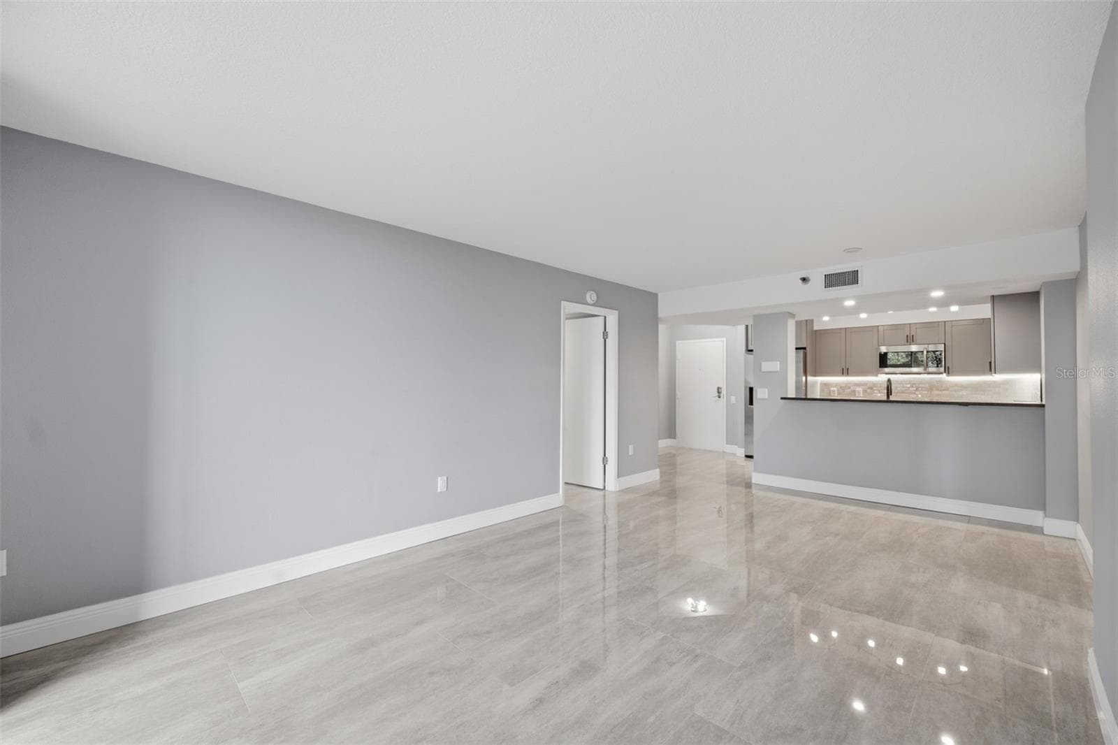 Condominium at 2333 FEATHER SOUND DR #A401, CLEARWATER, photo 10 of 70