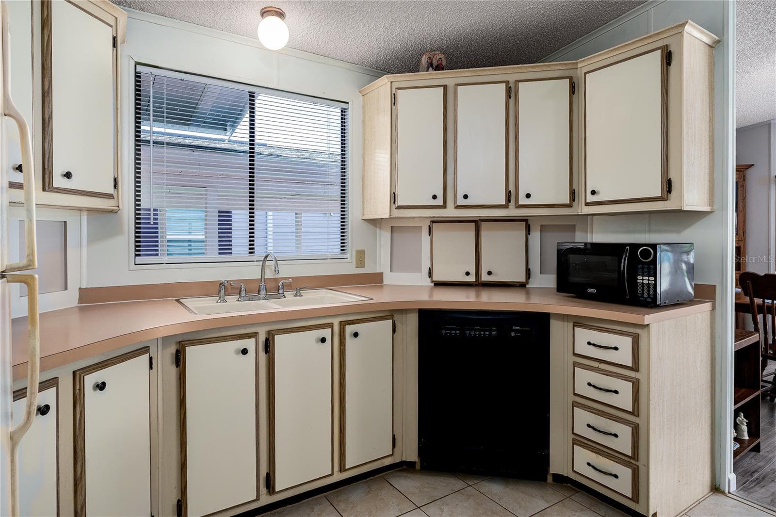 Manufactured Home at 178 OSPREY CIR, ELLENTON, photo 7 of 46