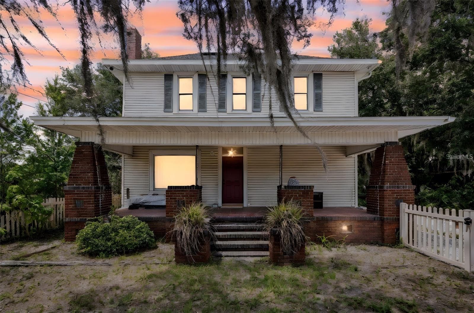 Single Family Residence at 2418 W 1ST ST, SANFORD, photo 3 of 37