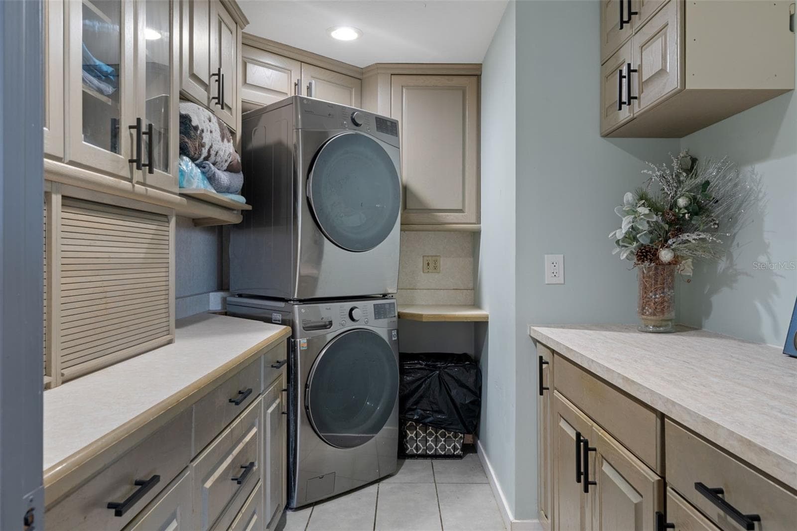 Laundry in main living space - 9498 NW 60TH AVE, OCALA