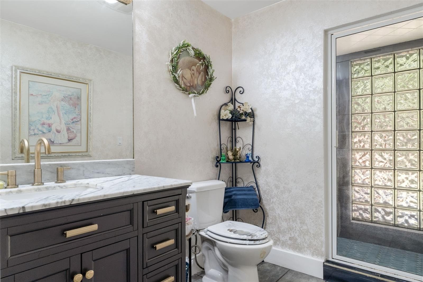guest bath - 9498 NW 60TH AVE, OCALA