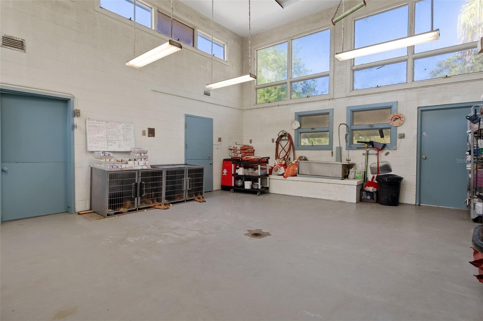 Kennel - 9498 NW 60TH AVE, OCALA