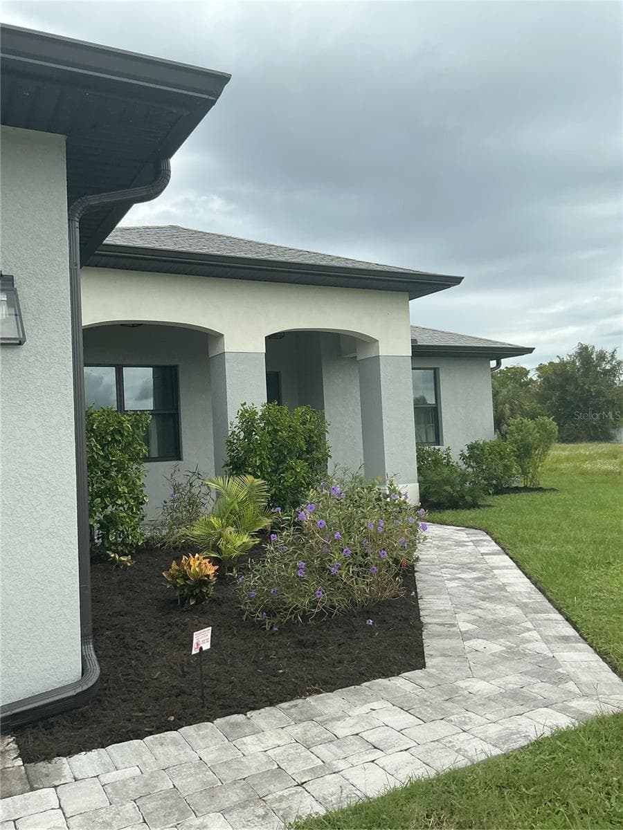 Single Family Residence at 497 BOUNDARY BLVD, ROTONDA WEST, photo 3 of 32