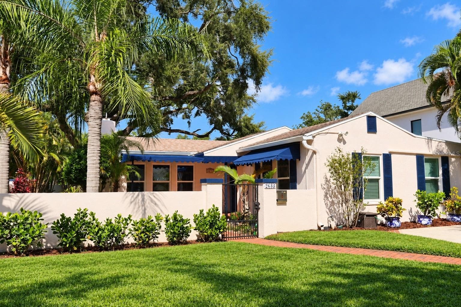 Single Family Residence at 2633 W SUNSET DR, TAMPA, photo 2 of 68