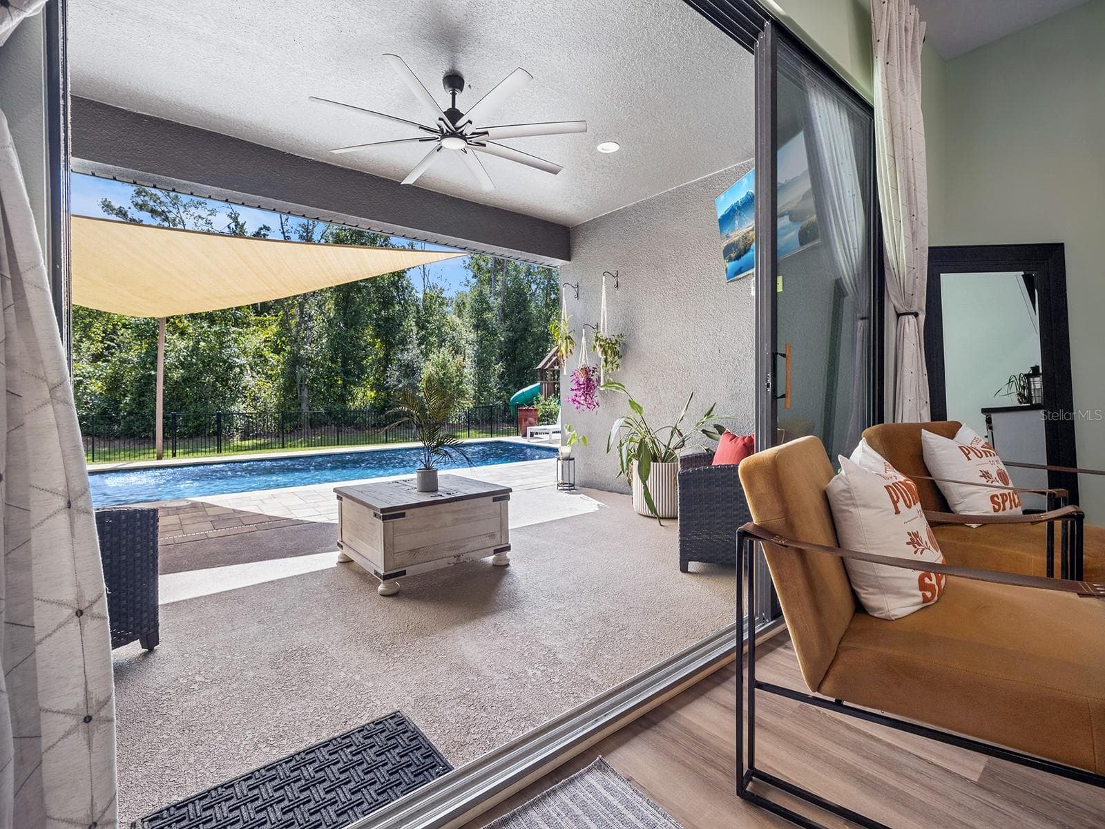 3-door panel sliding doors - 412 SNOW HILL RD, GENEVA