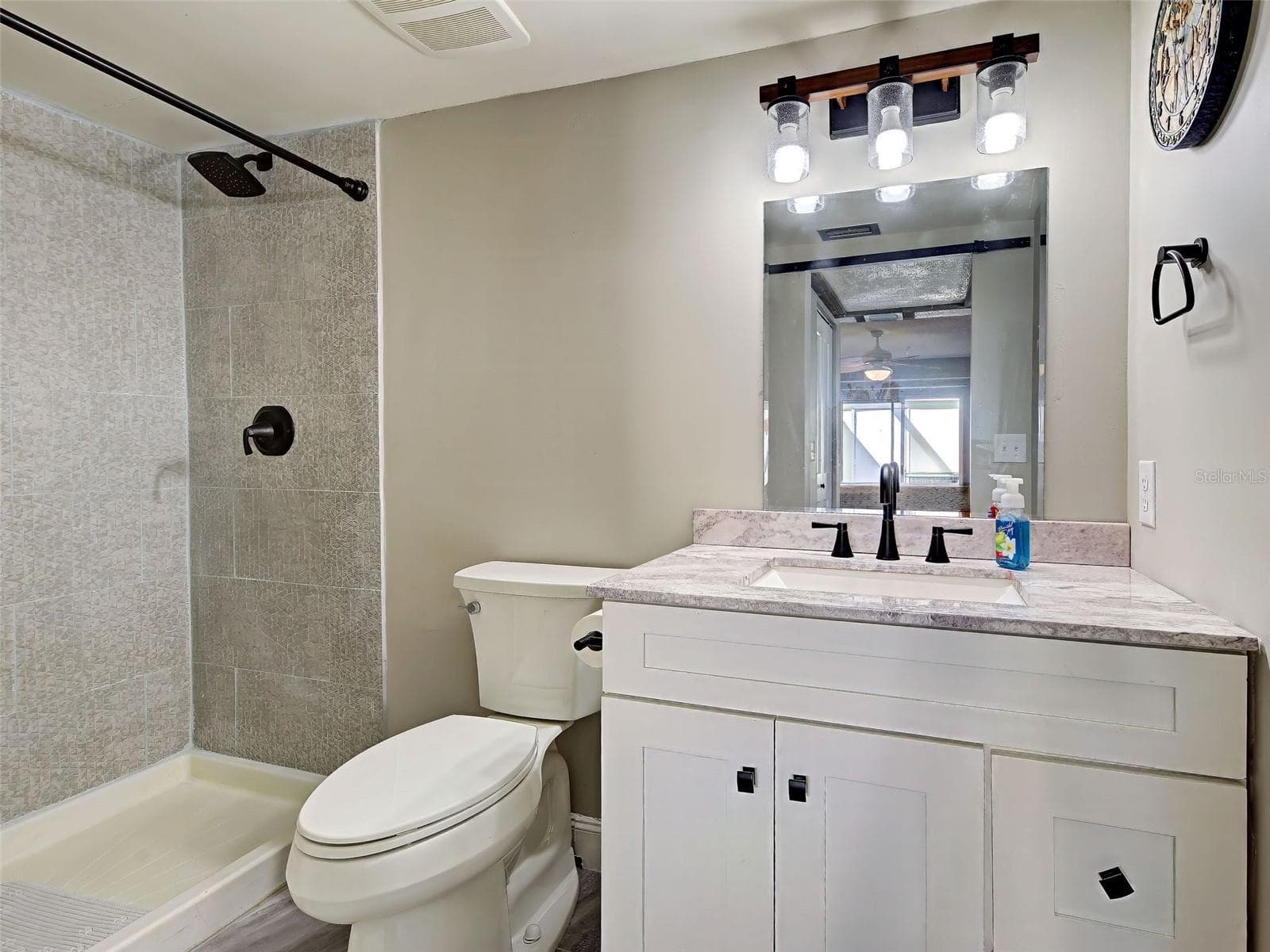 Guest en suite bath - 324 WEXFORD TER #171, VENICE