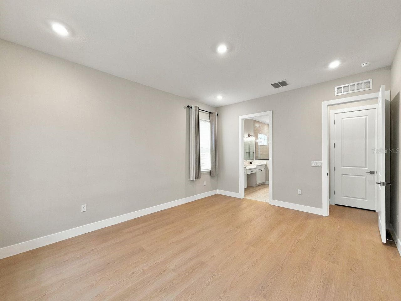 Single Family Residence at 16008 VOLTERRA PT, MONTVERDE, photo 18 of 58