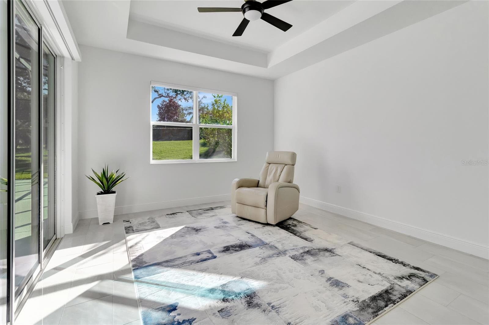 Sitting area in Primary bedroom - 11906 HERON CV, CLERMONT