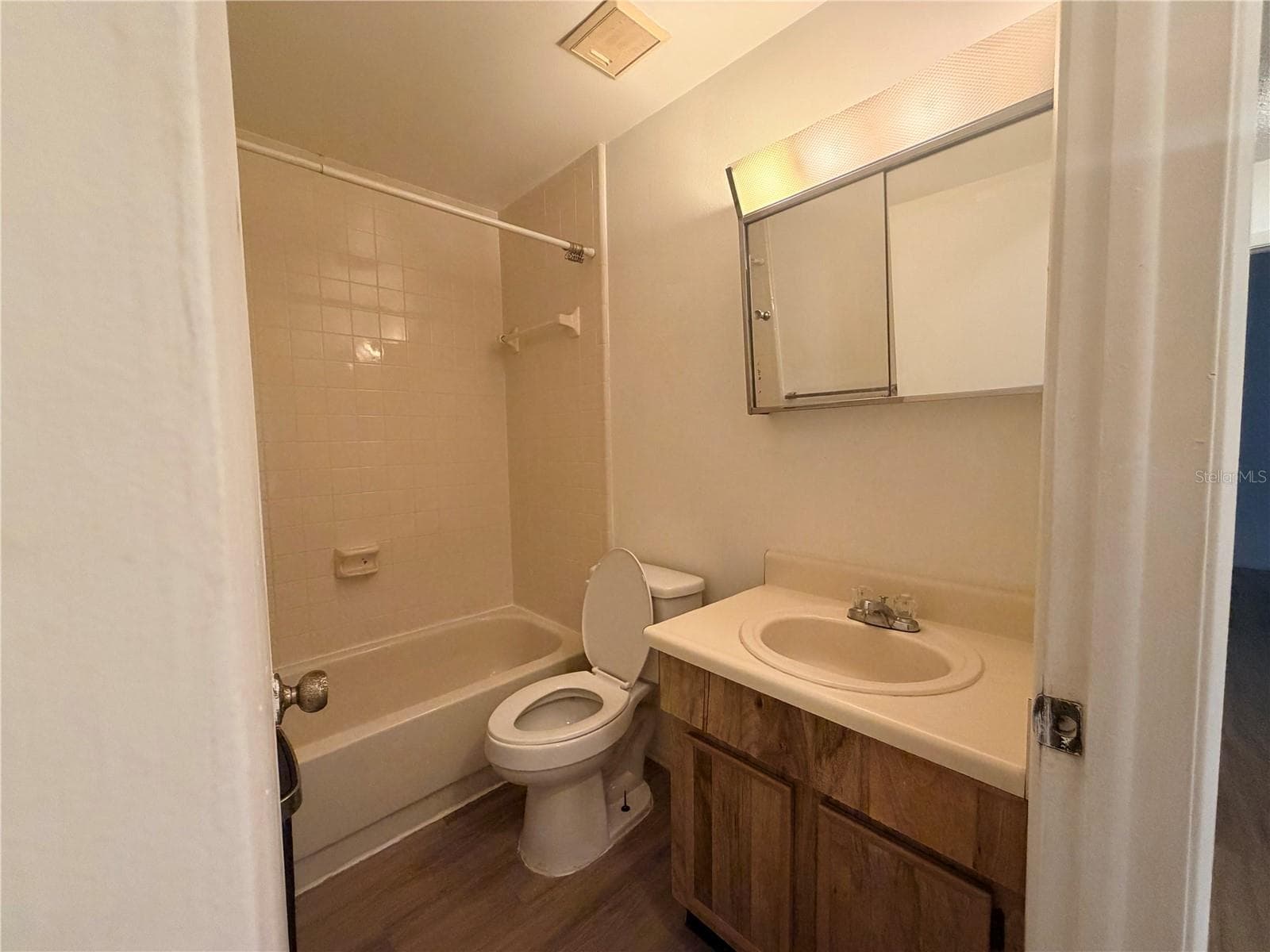 Condominium at 14319 HANGING MOSS CIR #201, TAMPA, photo 7 of 18
