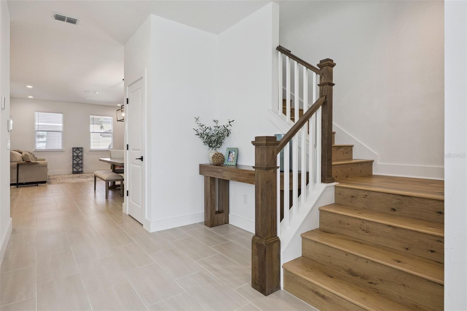 Single Family Residence at 1717 CROWNCREST DR, APOPKA, photo 6 of 36