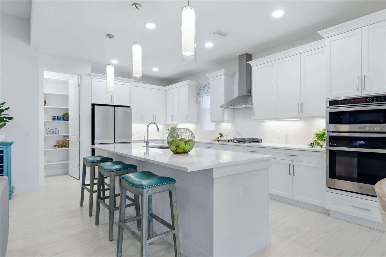 Single Family Residence at 1104 WATERLINE CT, SARASOTA, photo 19 of 57