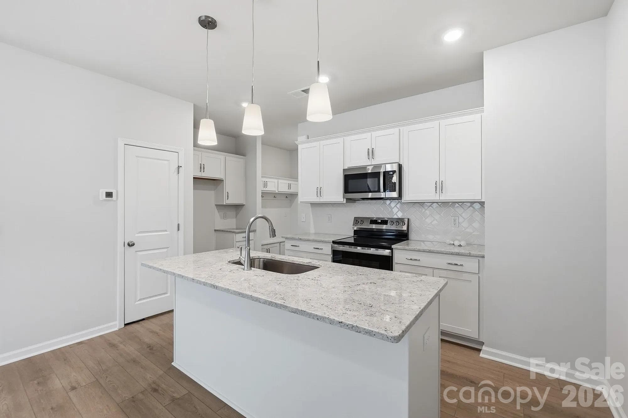 Townhouse at 4632 Lakeview Road, Charlotte, photo 3 of 7
