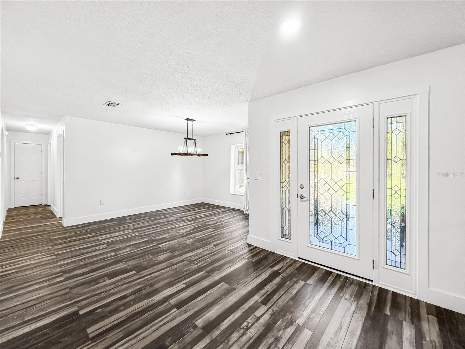 Entry & Dining - 15561 PATRIOT DR, BROOKSVILLE