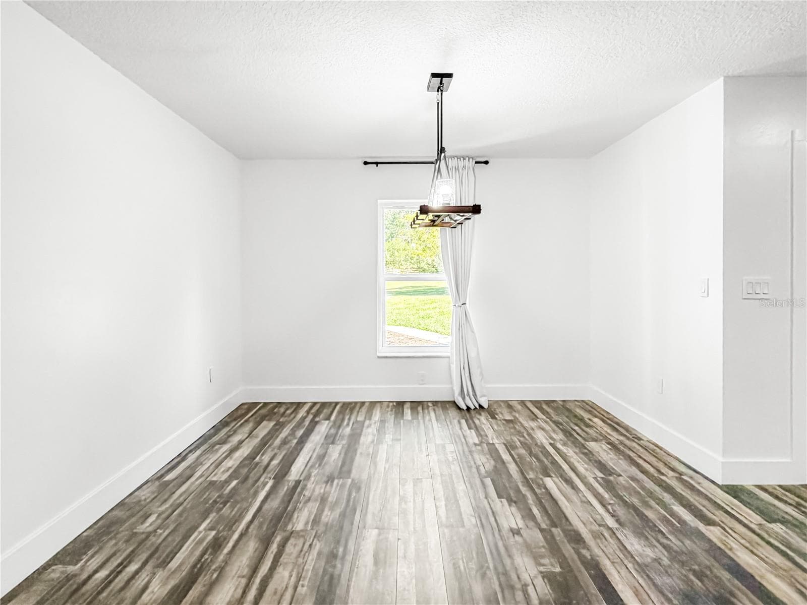 Dining - 15561 PATRIOT DR, BROOKSVILLE
