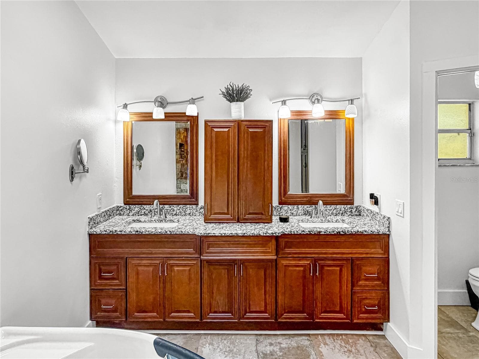 Primary Bath Vanity - 15561 PATRIOT DR, BROOKSVILLE