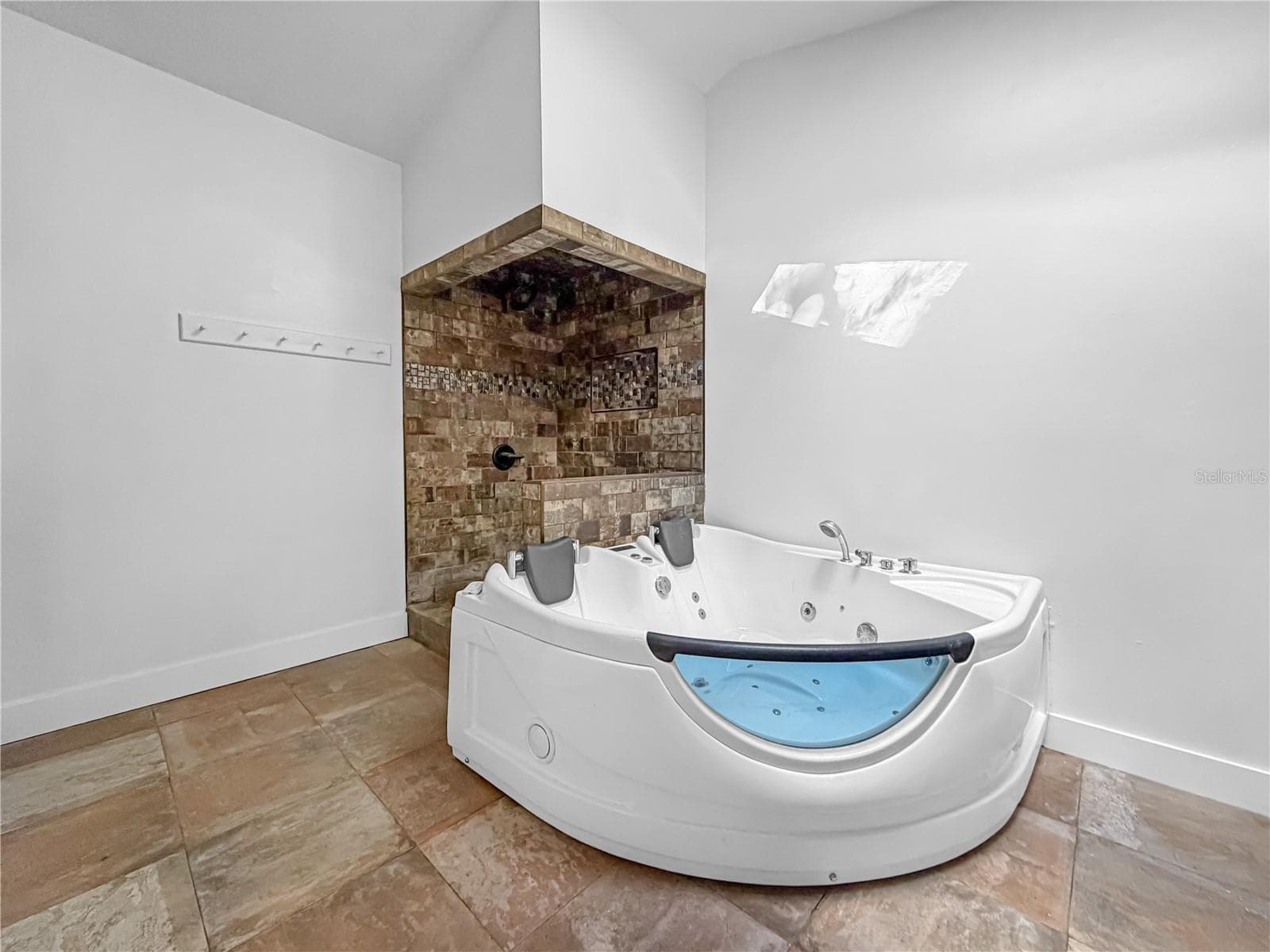 Primary Bath Spa & Shower - 15561 PATRIOT DR, BROOKSVILLE