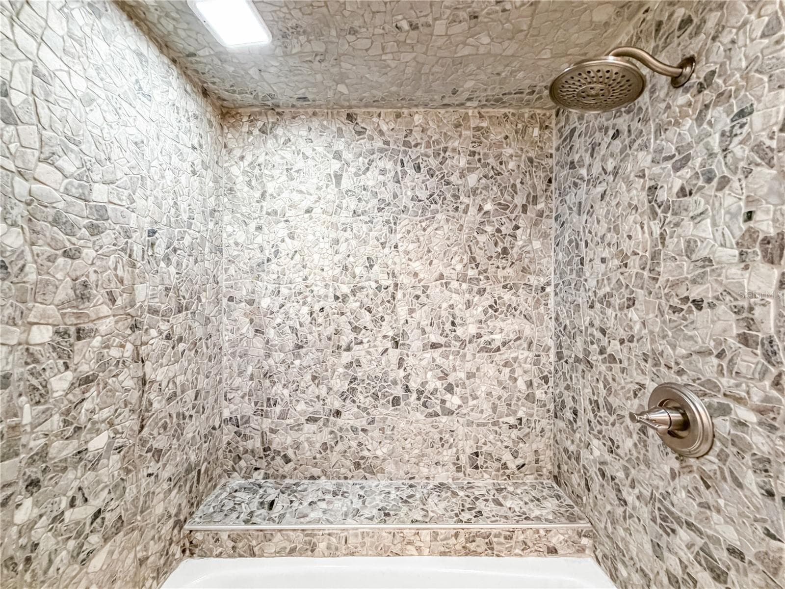 Guest/Pool Bath Shower & Tub Combo - 15561 PATRIOT DR, BROOKSVILLE