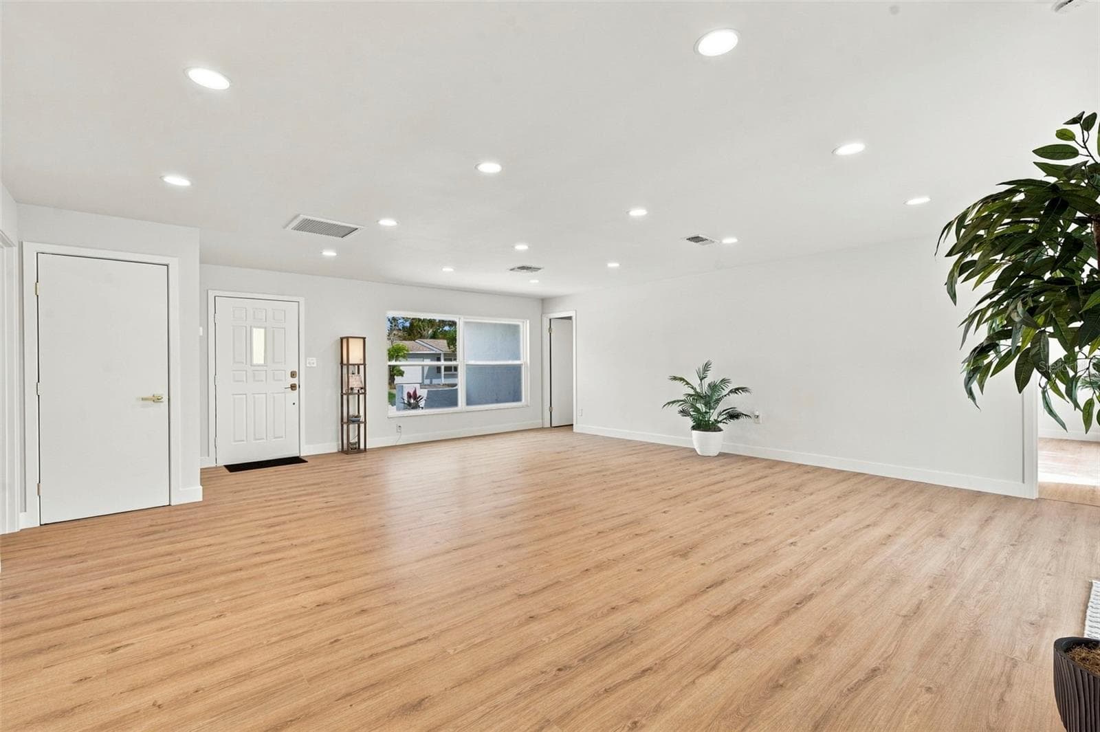 Single Family Residence at 8428 PAXTON DR, PORT RICHEY, photo 8 of 59