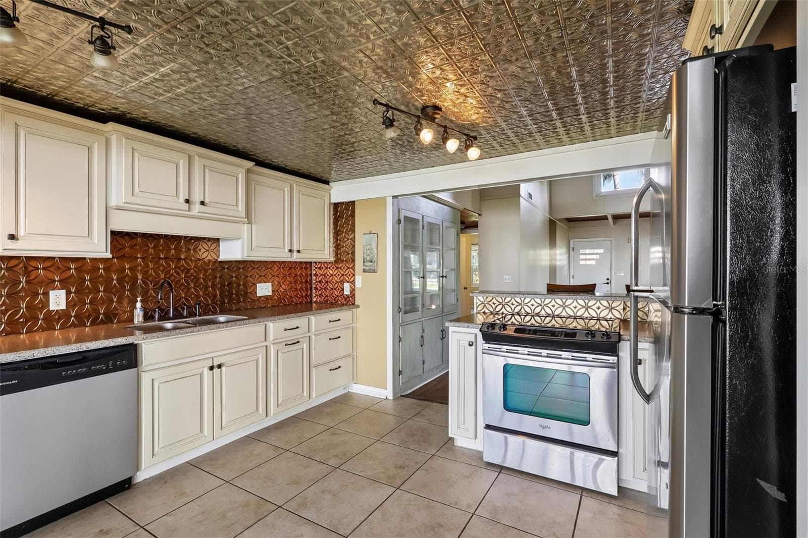 Single Family Residence at 722 LAKE DORA DR, TAVARES, photo 21 of 60