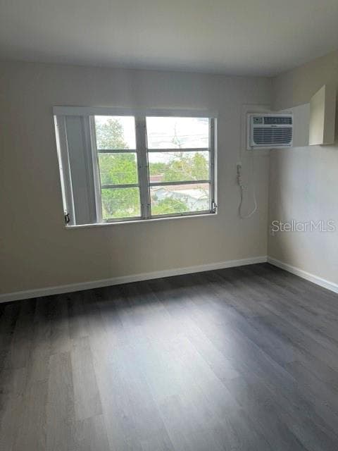 Condominium at 1631 LEISURE DR #M36, BRADENTON, photo 4 of 9