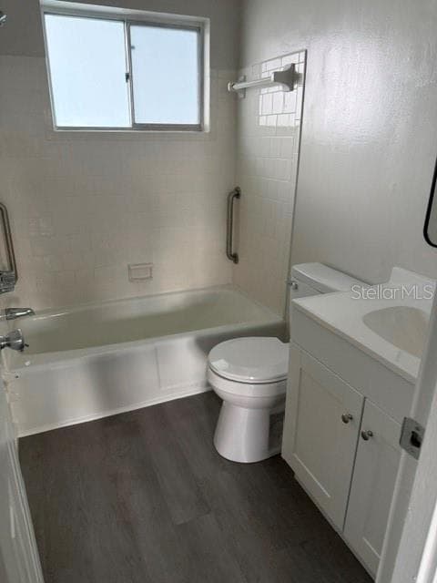 Condominium at 1631 LEISURE DR #M36, BRADENTON, photo 5 of 9
