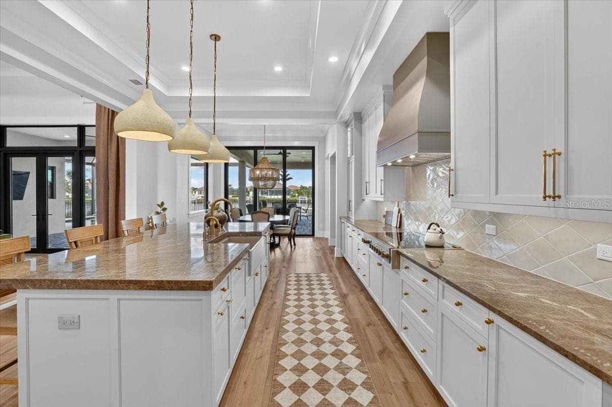 Exotic series counter top with double stacked island. - 1625 RIO VISTA TER, PARRISH