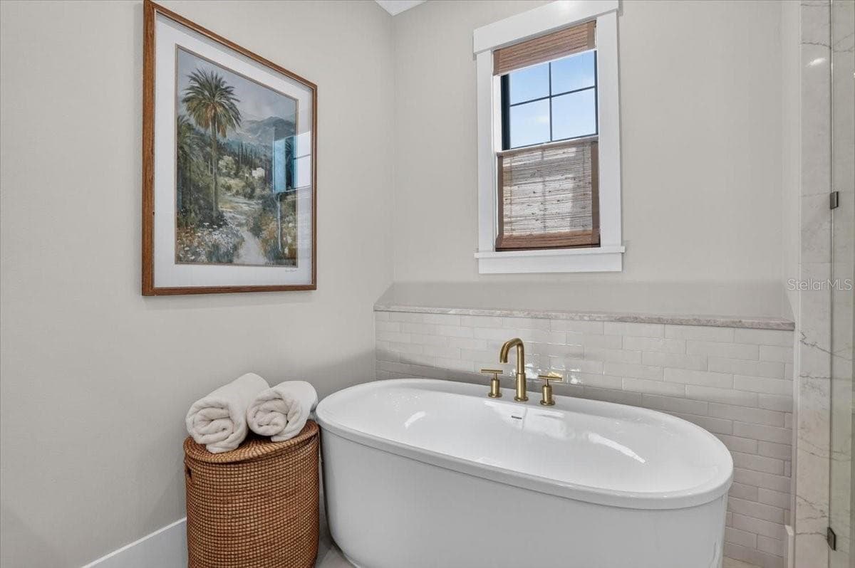 Freestanding Tub. - 1625 RIO VISTA TER, PARRISH