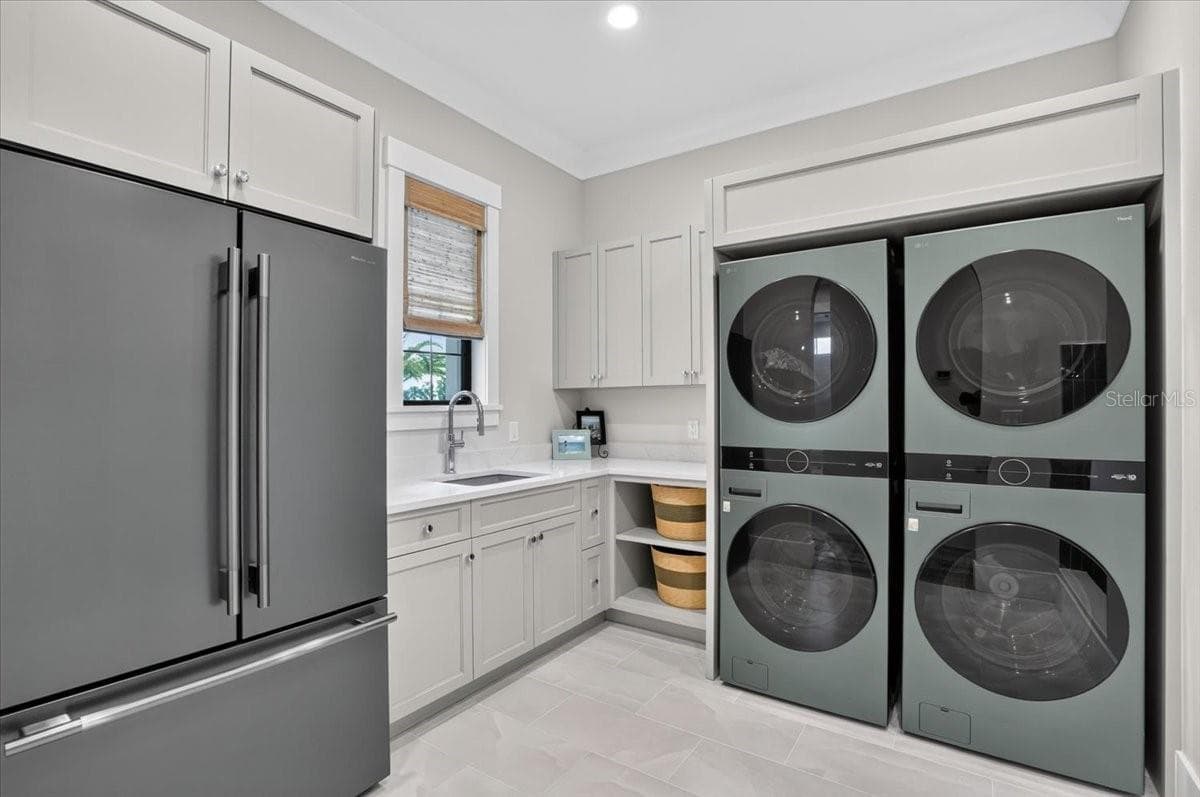 Dual double stack Washer and Dryer.  Color matched refrigerator. - 1625 RIO VISTA TER, PARRISH